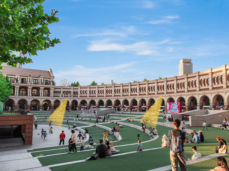 旅游景區、公共廣場、公園、公共交通站點等場景使用定向音箱