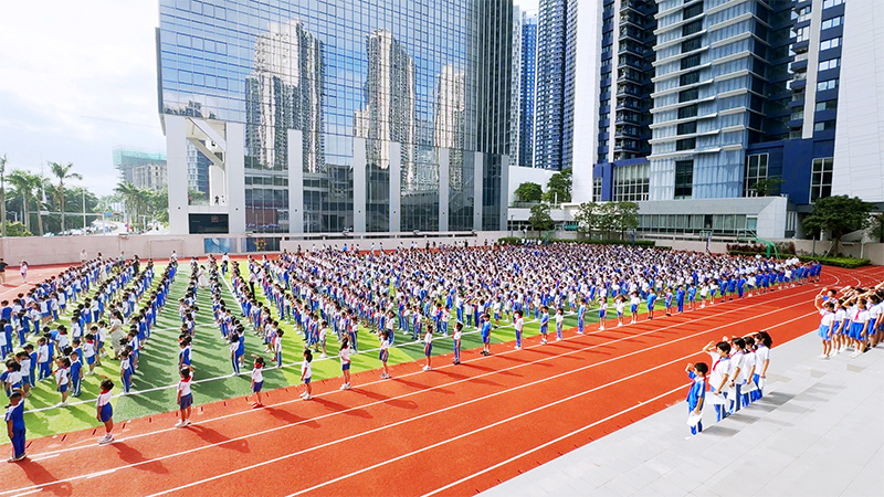 在濱海小學安裝部署了數臺安靜操場系統